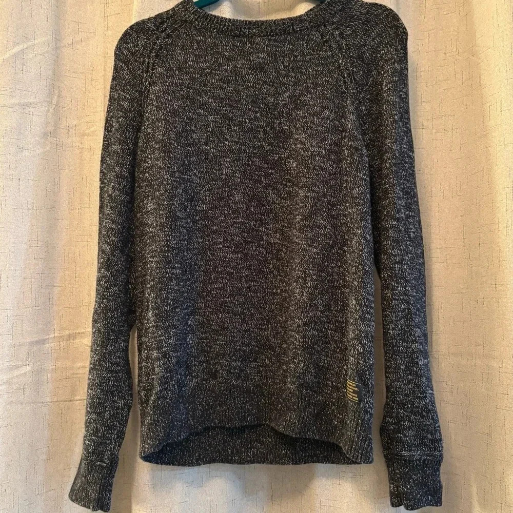 H&M Men’s Sweater, Size S. Black‎ with White Specks. Thick, Long Sleeve.